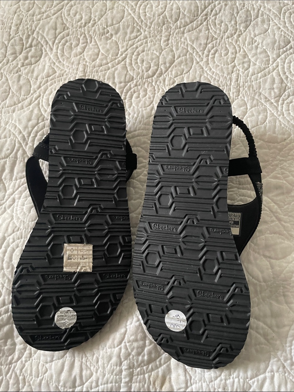 Skechers Black Beaded Thong Sandals with Elastic Back - Picture 2 of 4